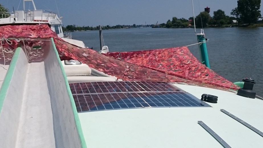 installation sur le pont d'un panneau semi flex 100w