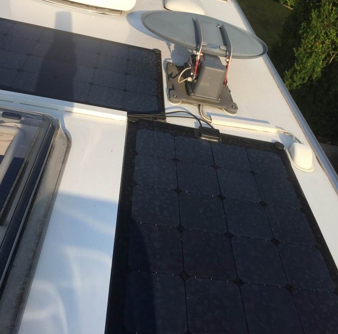 solaire flexible sur la caravane