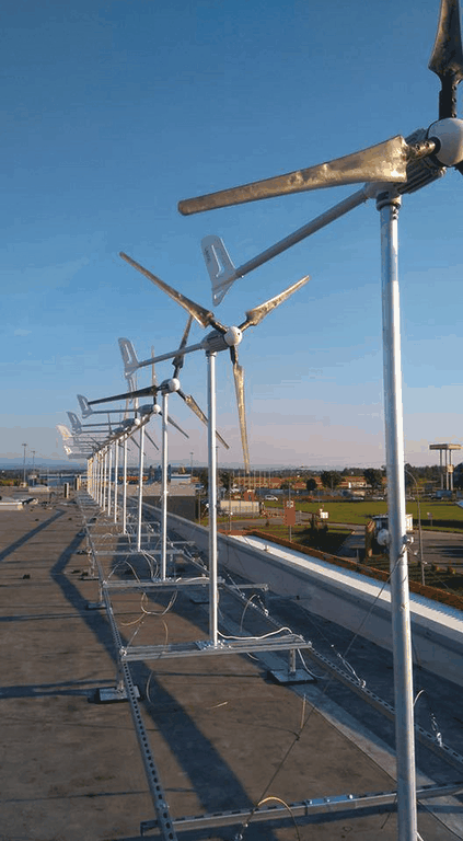 Installation éolienne magasin Carrefour le comptoir eolien France