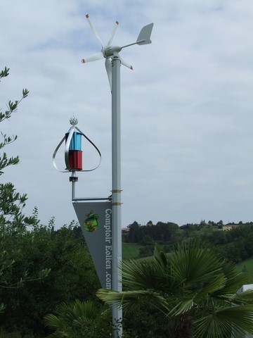 Intallation Le Comptoir_Eolien d'une éolienne verticale et horizontale