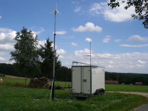 Relais radio avec éolienne 500w